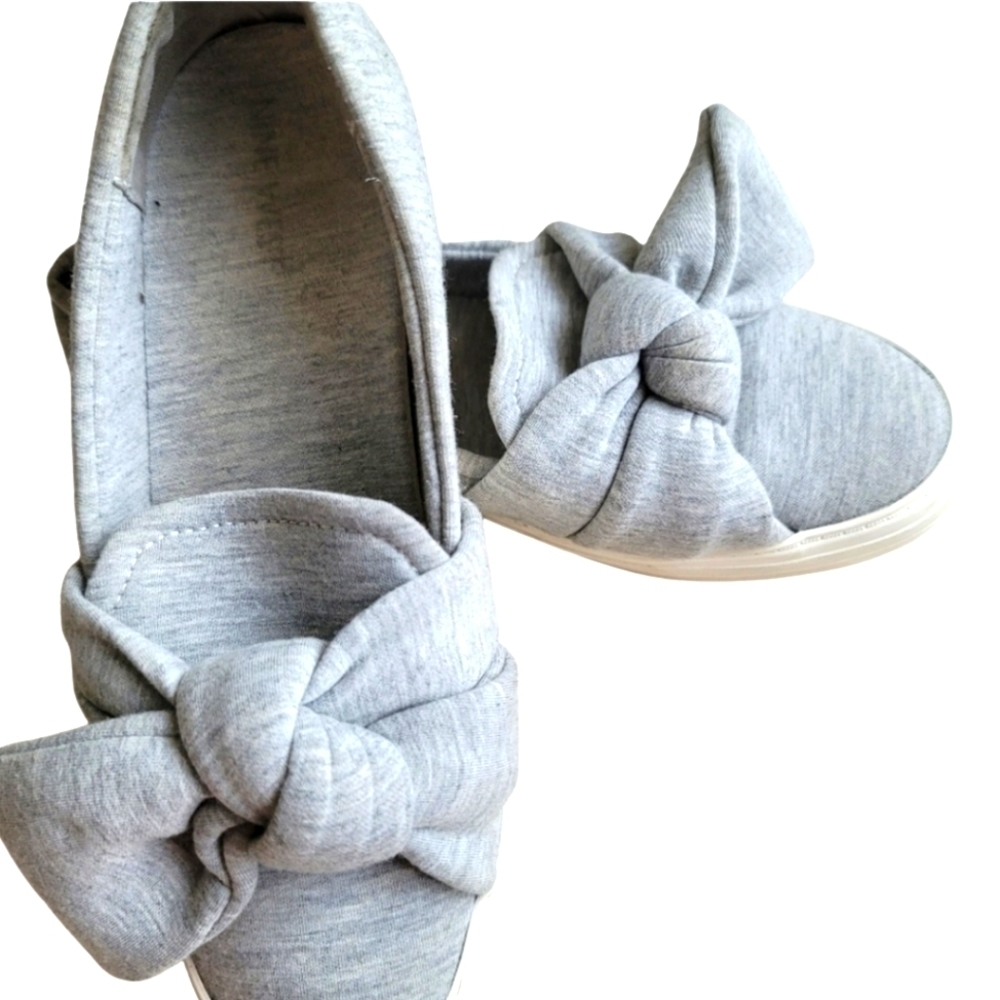 Nine West Bow Platform Sneakers in Grey Size 6.5